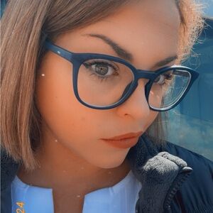 Meet your Posher, Jillian